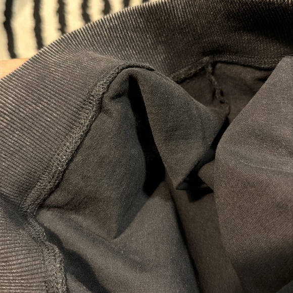 NWT Famous Artist: Yayoi Kusama Hooded Mushroom Logo Sweatshirt - Picture 7 of 8